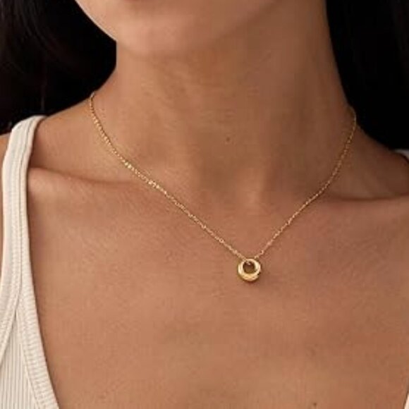 COPY - Neiman Marcus 14k Gold Plated Round Circle Necklace - Picture 3 of 5
